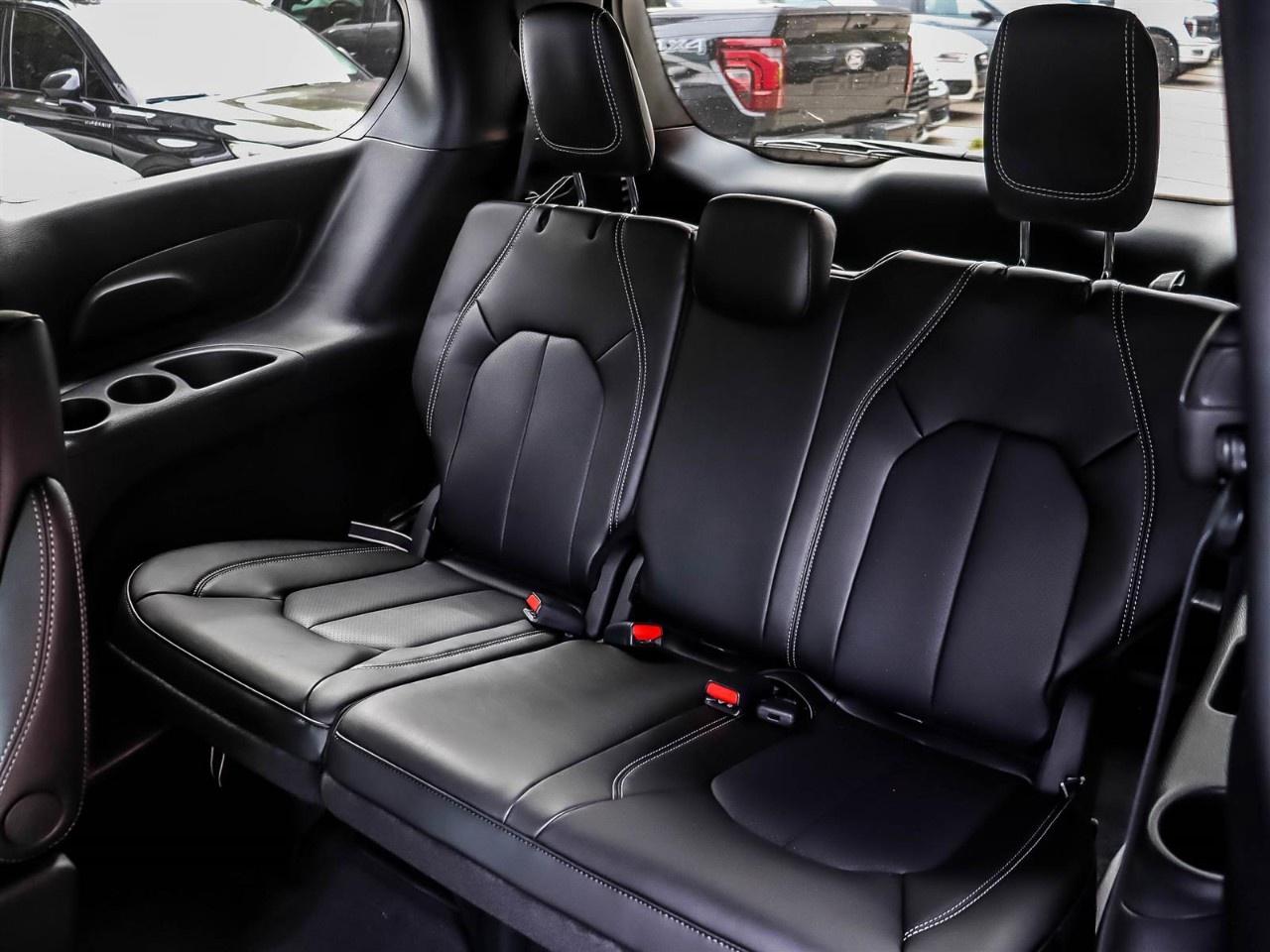 2027 Chrysler Grand Caravan SXT 2WD Photo