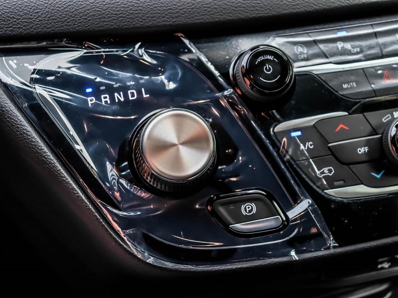2027 Chrysler Grand Caravan SXT 2WD Photo