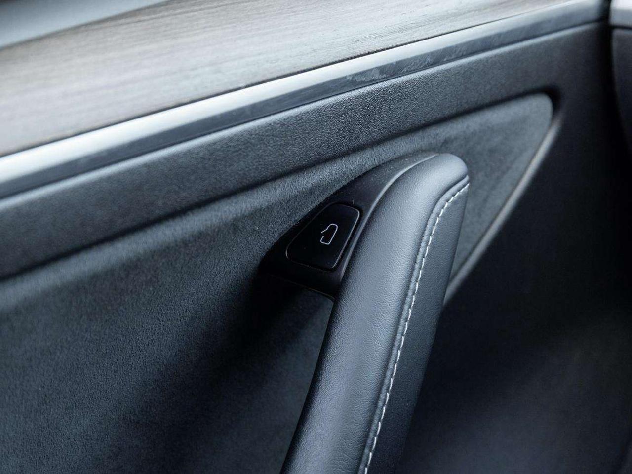 2022 Tesla Model 3 RWD Photo