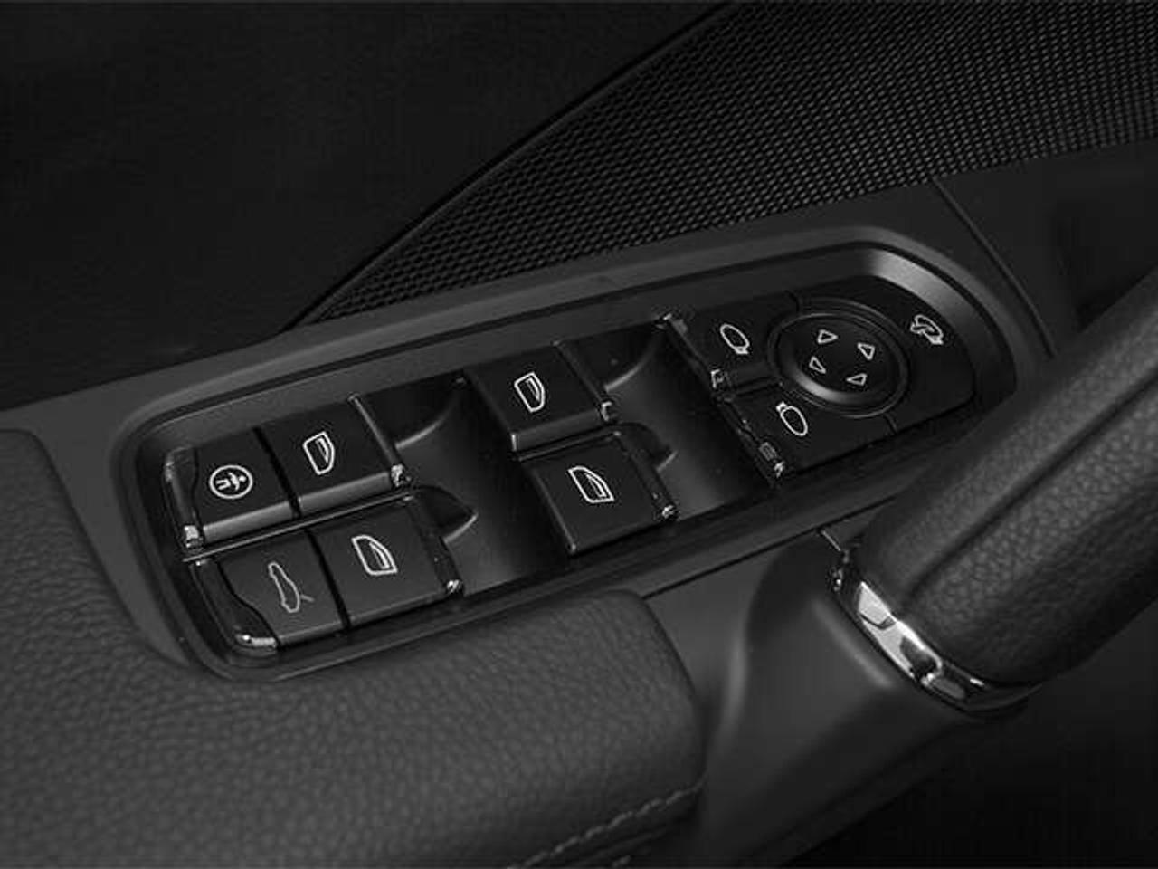 2013 Porsche Cayenne AWD 4DR DIESEL Photo