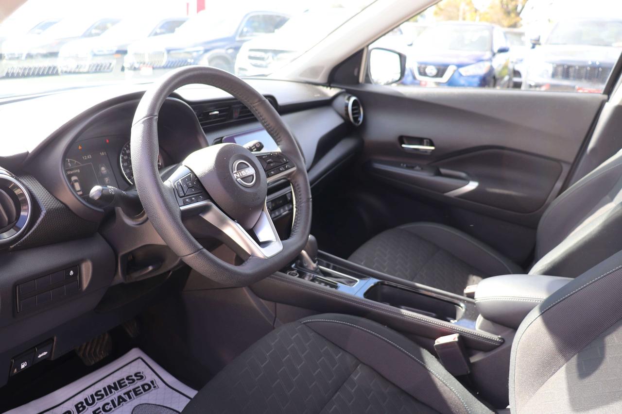 2024 Nissan Kicks SV FWD 1 OWNER NO ACCIDENTS HEATED SEATS& STEERING Photo