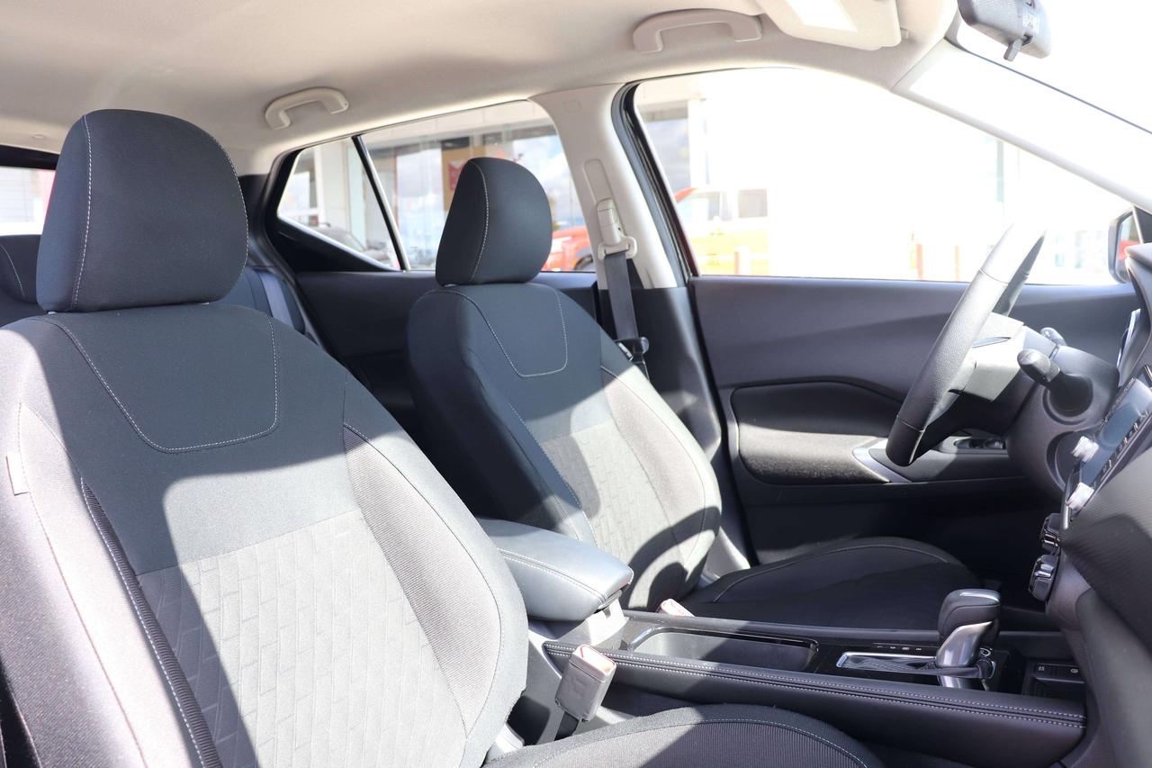 2024 Nissan Kicks SV FWD 1 OWNER NO ACCIDENTS HEATED SEATS& STEERING Photo