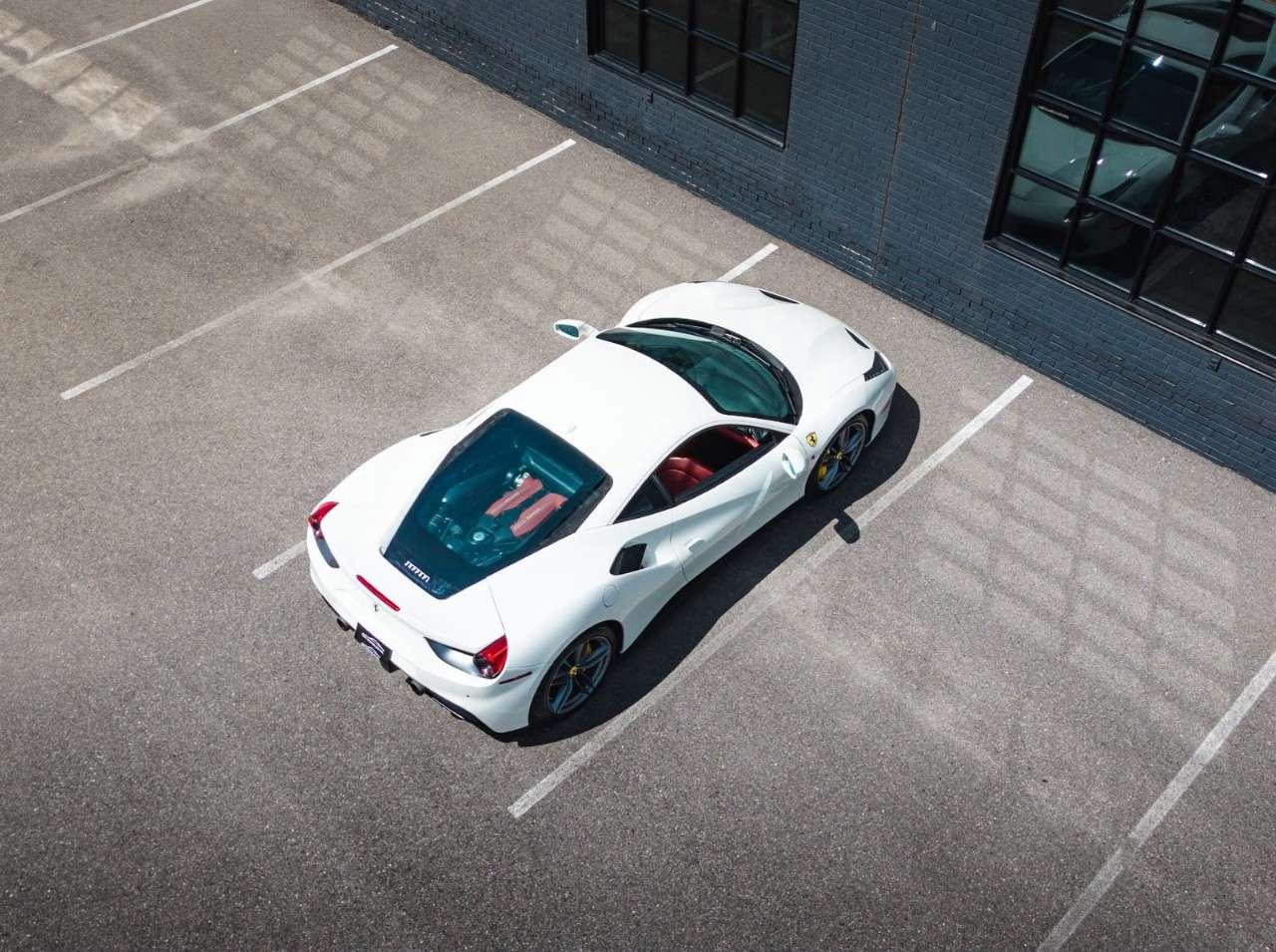 2019 Ferrari 488 Coupe Photo4
