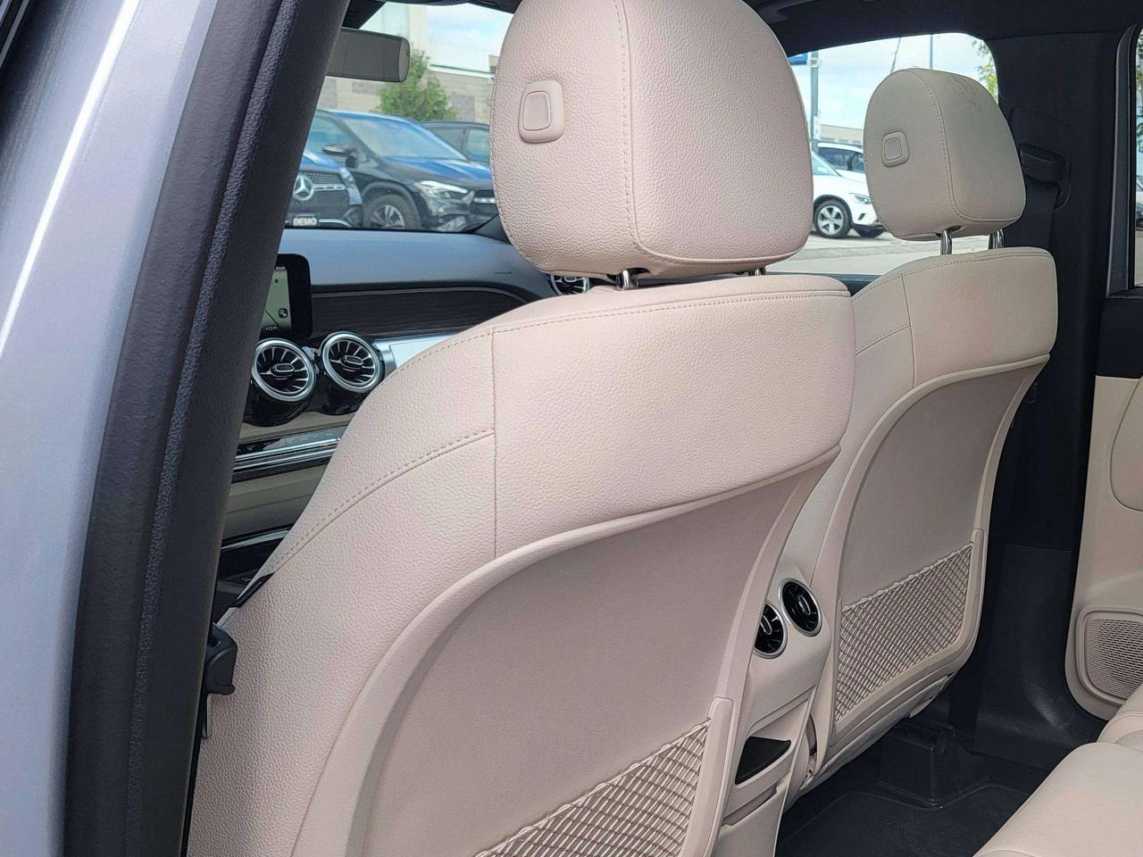 2025 Mercedes-Benz GLB GLB 250 4MATIC SUV Photo