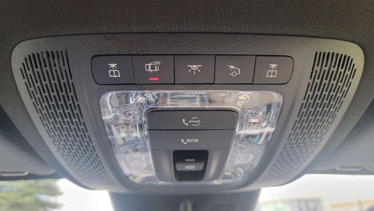 2025 Mercedes-Benz GLB GLB 250 4MATIC SUV Photo