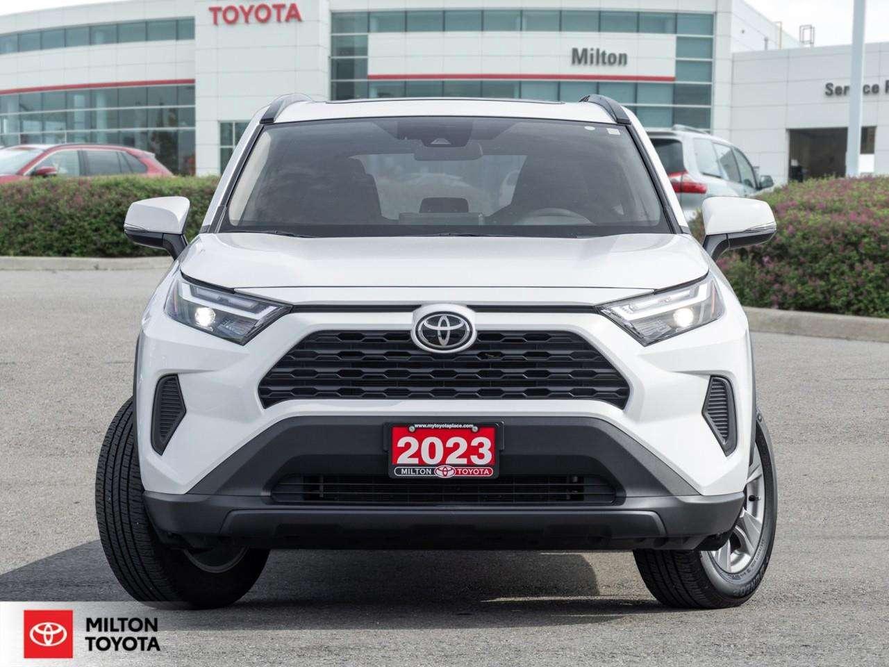 2023 Toyota RAV4 POWER SEAT SUNROOF HEATED STEERING ONE OWNER TCUV XLE Photo