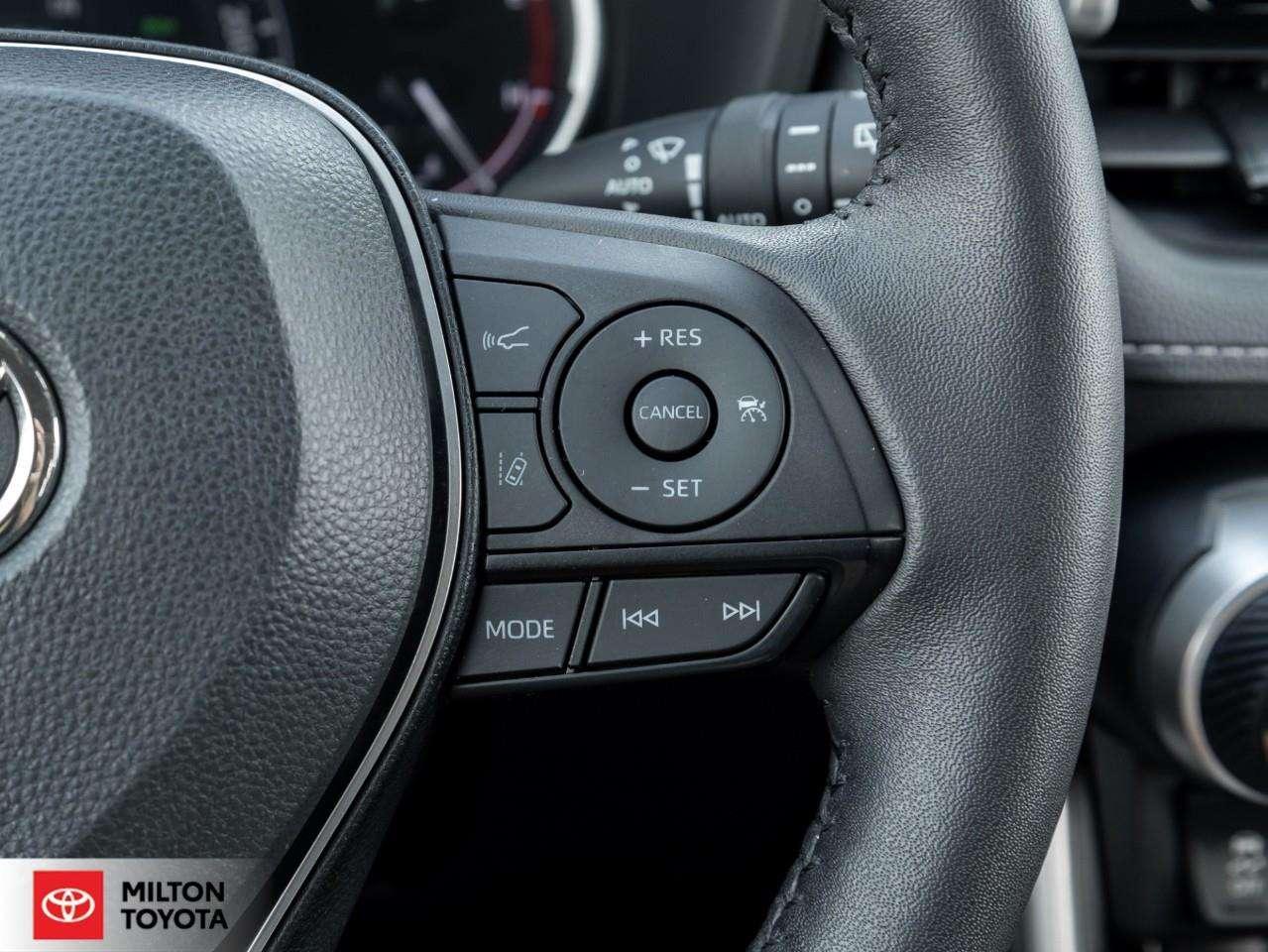 2023 Toyota RAV4 POWER SEAT SUNROOF HEATED STEERING ONE OWNER TCUV XLE Photo