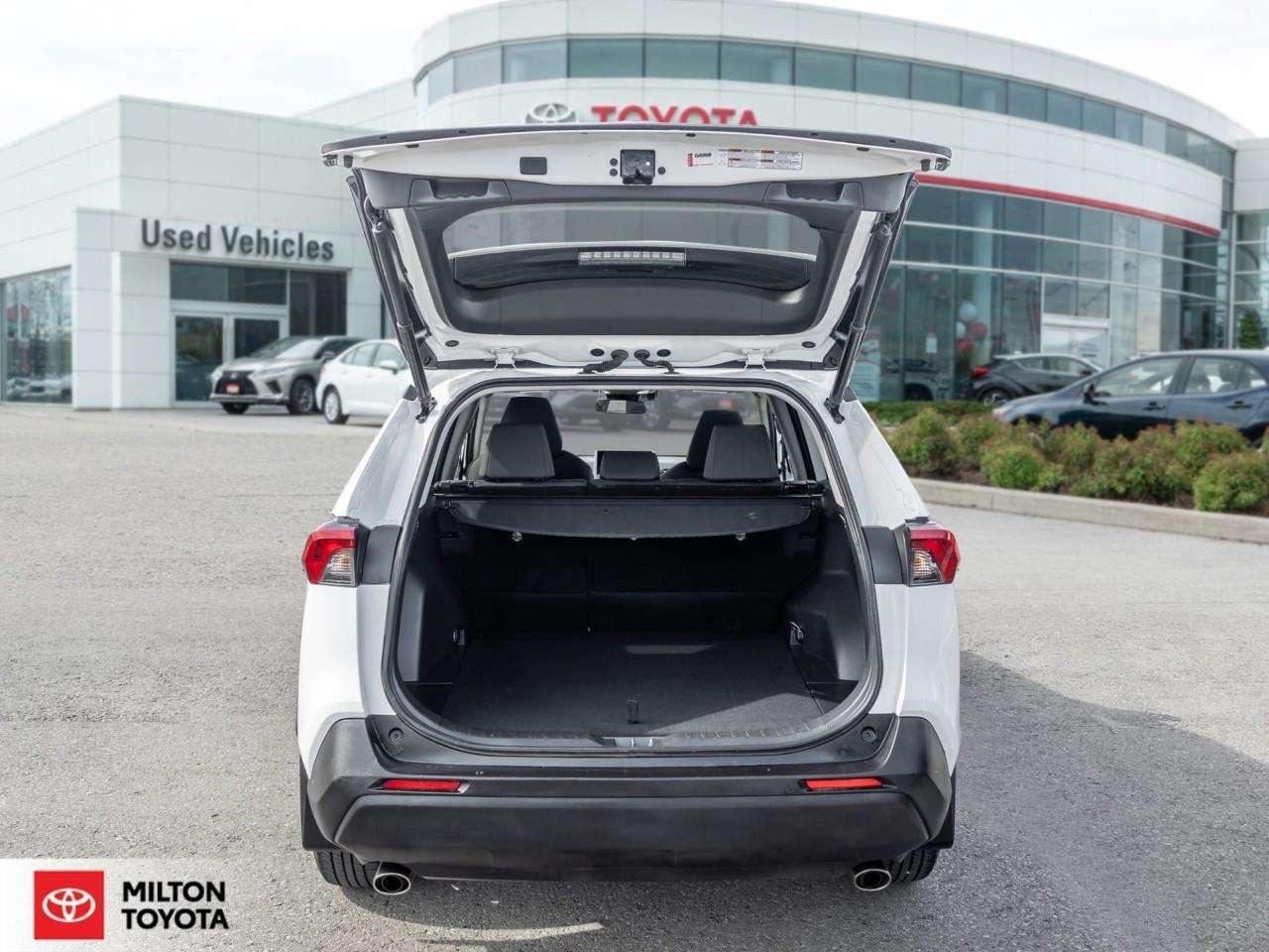 2023 Toyota RAV4 POWER SEAT SUNROOF HEATED STEERING ONE OWNER TCUV XLE Photo