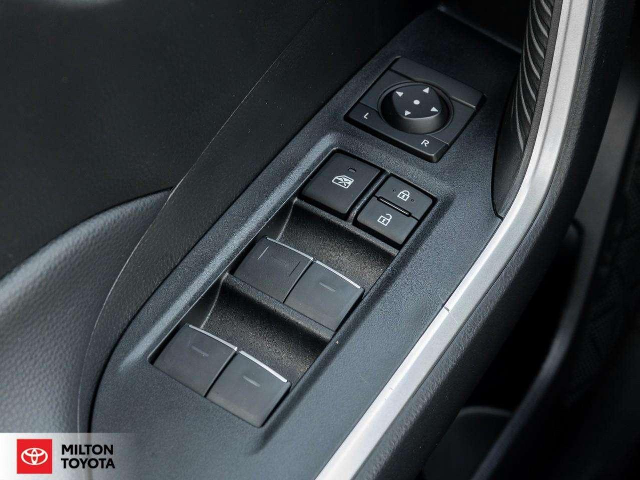 2023 Toyota RAV4 POWER SEAT SUNROOF HEATED STEERING ONE OWNER TCUV XLE Photo