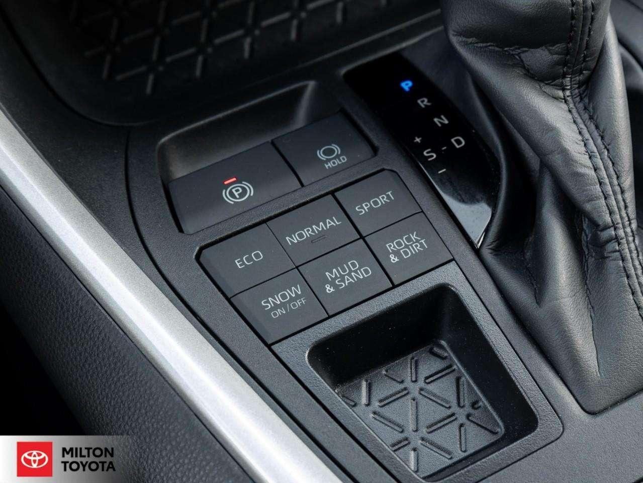 2023 Toyota RAV4 POWER SEAT SUNROOF HEATED STEERING ONE OWNER TCUV XLE Photo