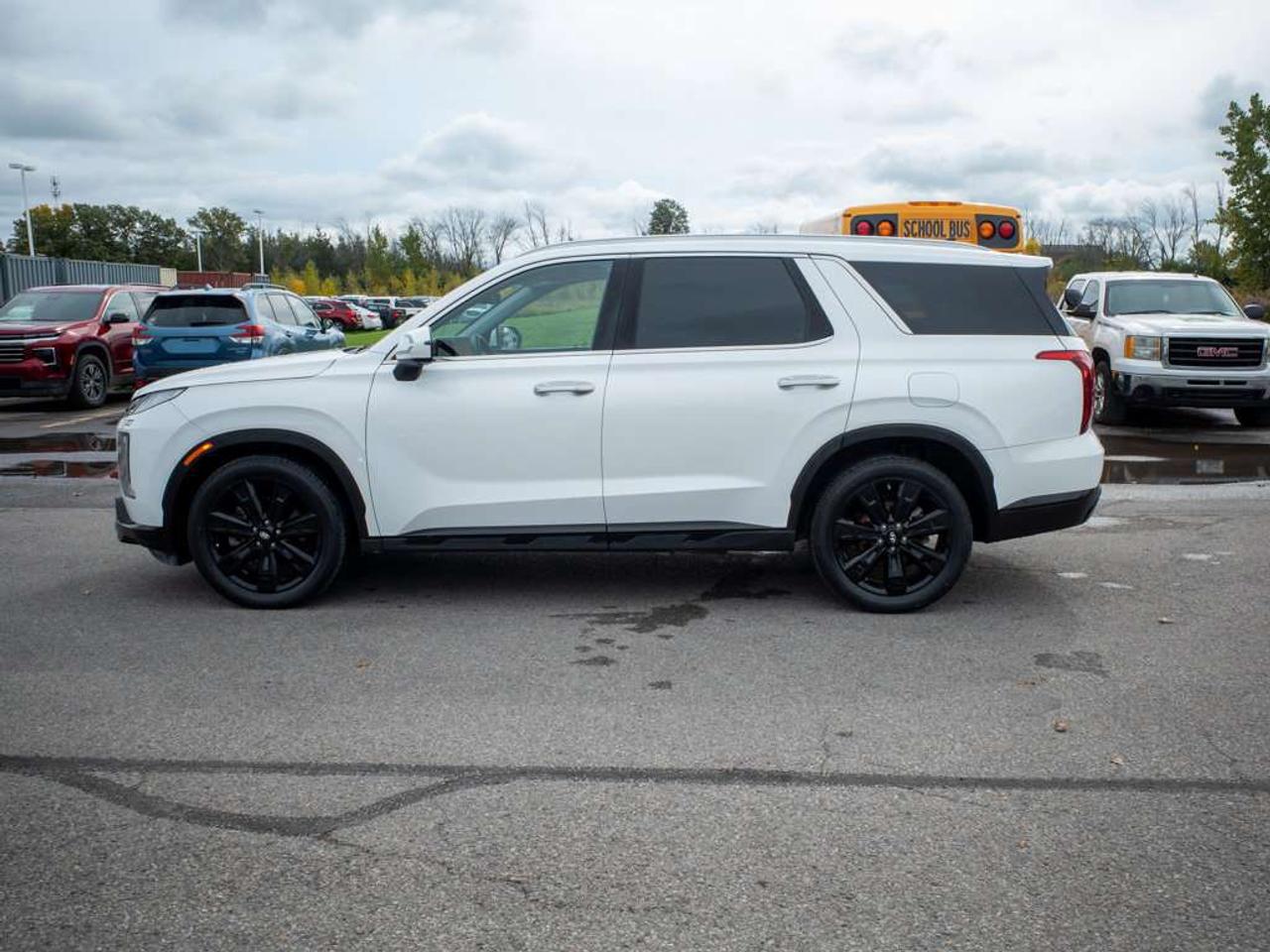 2023 Hyundai PALISADE Urban - Premium Sound System   Cooled Front Seats Photo