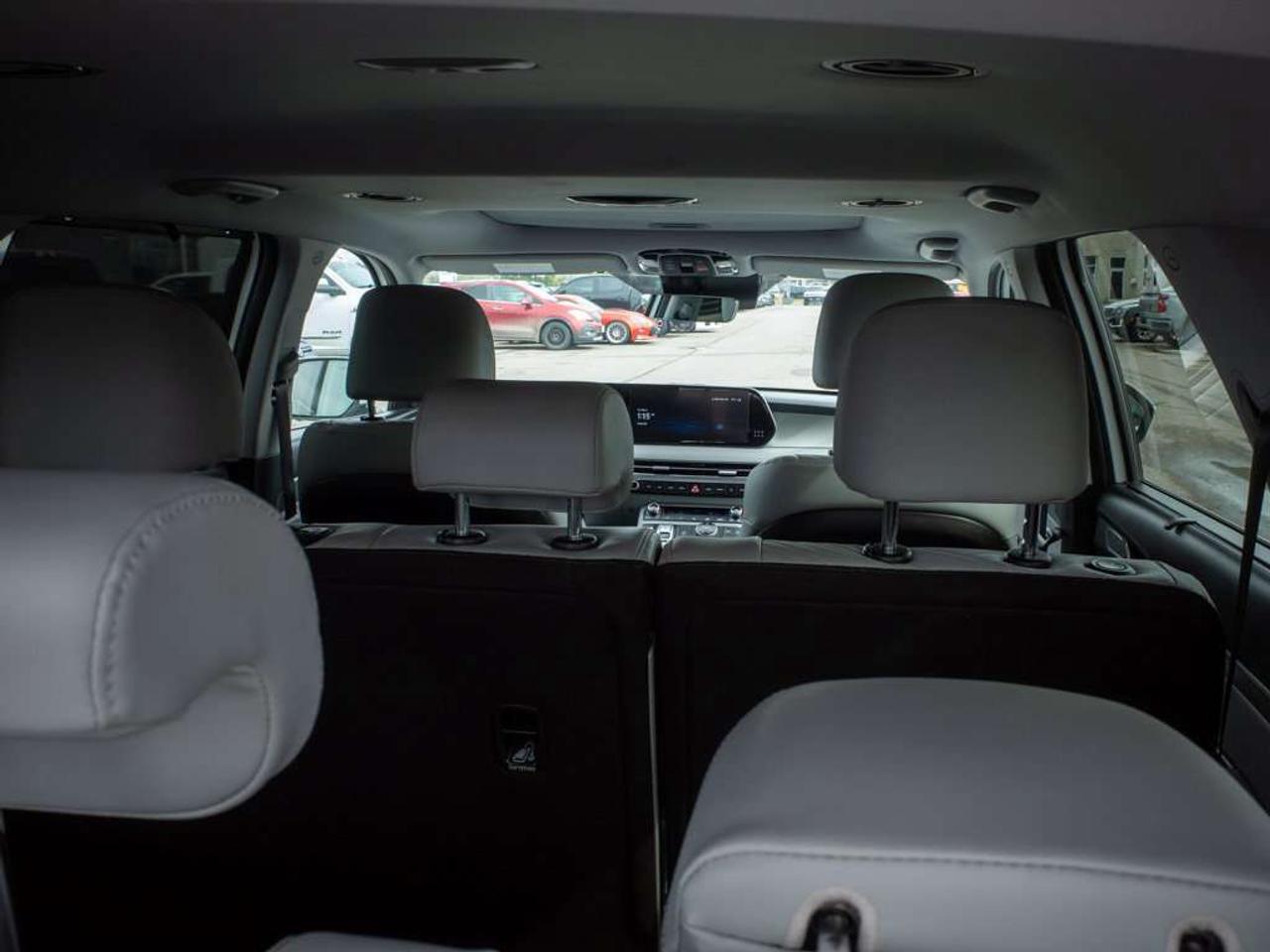 2023 Hyundai PALISADE Urban - Premium Sound System   Cooled Front Seats Photo