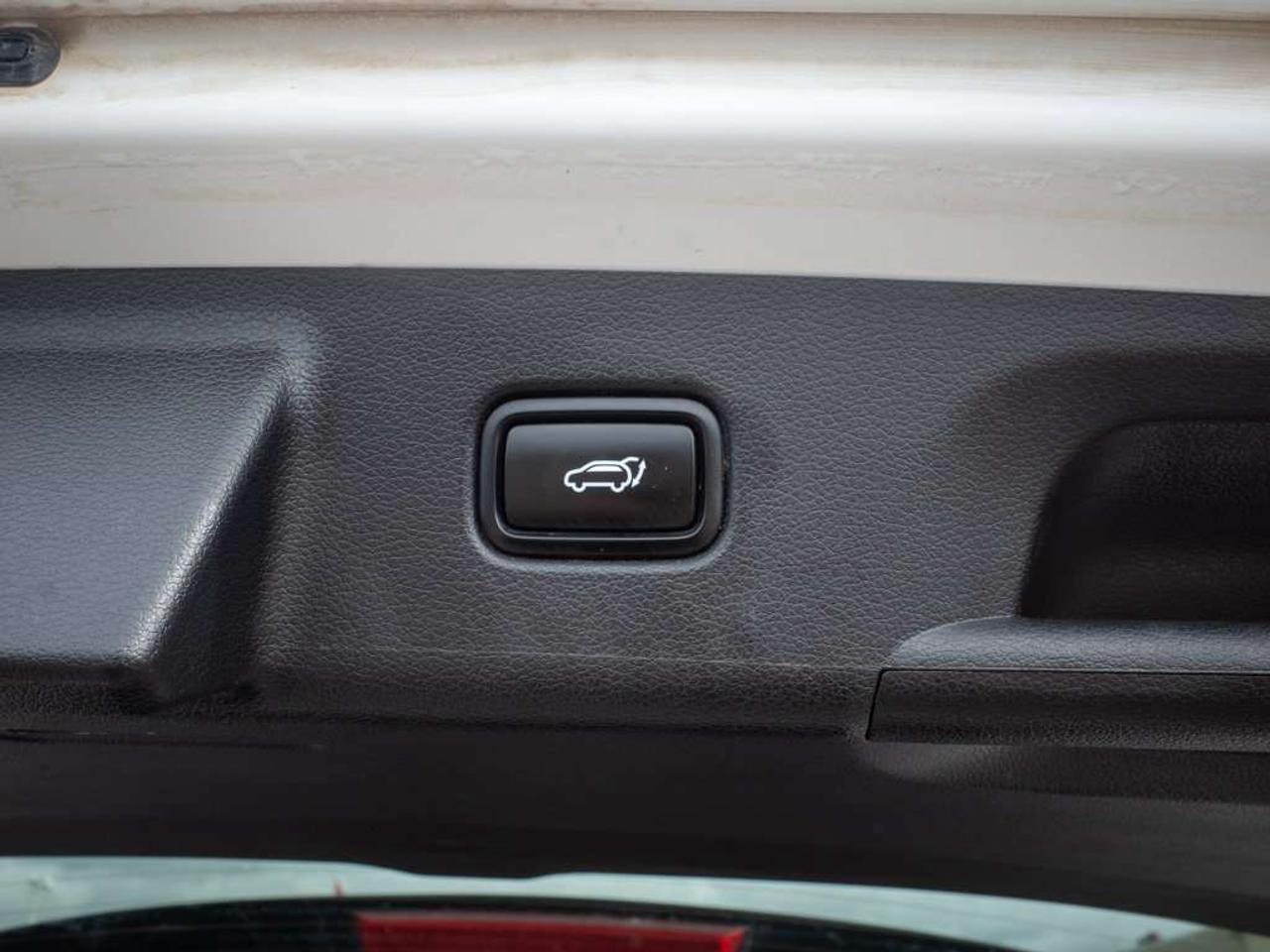 2023 Hyundai PALISADE Urban - Premium Sound System   Cooled Front Seats Photo