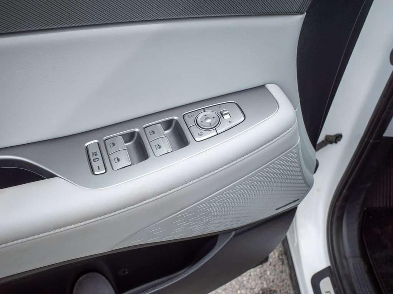 2023 Hyundai PALISADE Urban - Premium Sound System   Cooled Front Seats Photo