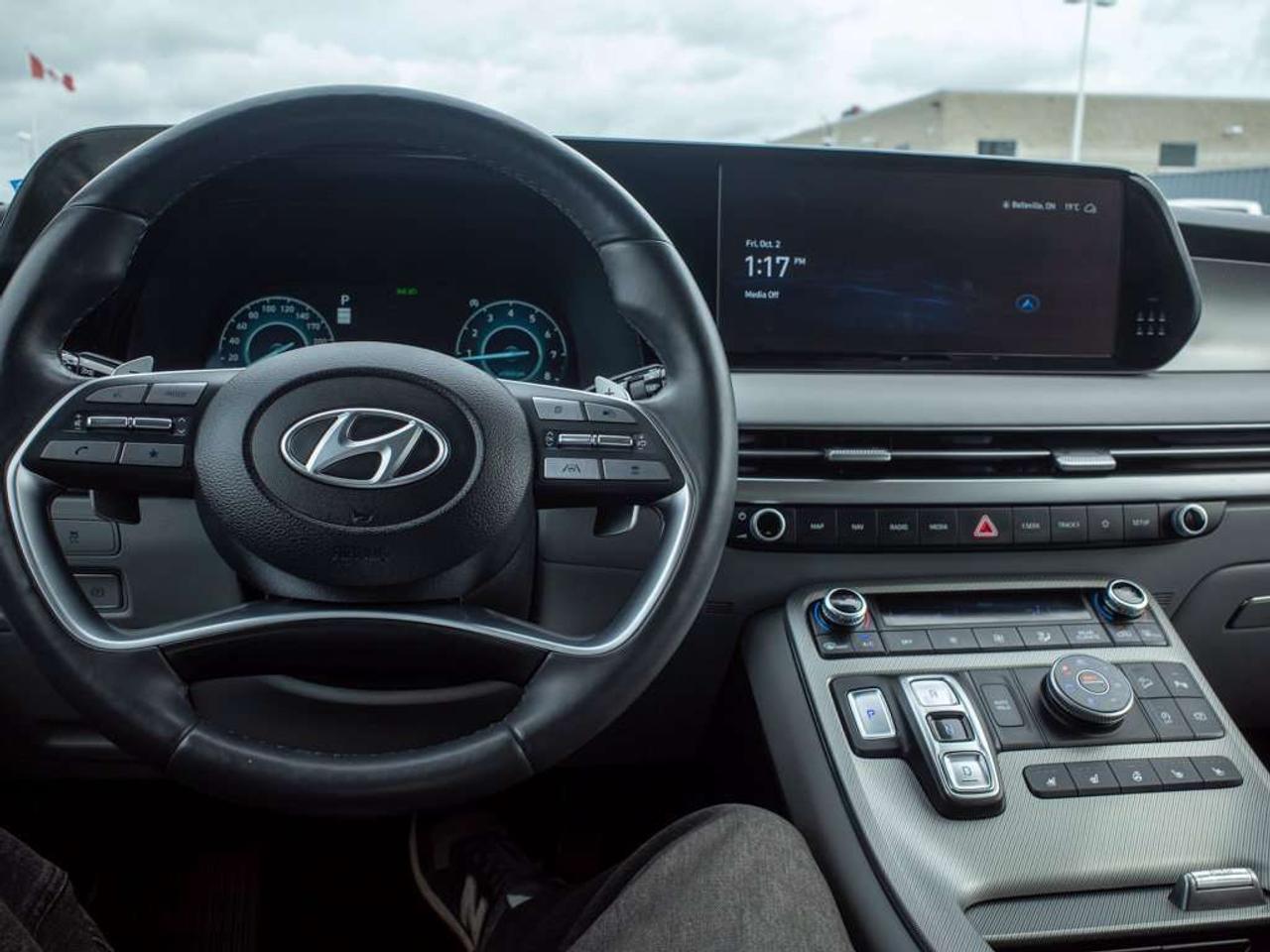 2023 Hyundai PALISADE Urban - Premium Sound System   Cooled Front Seats Photo