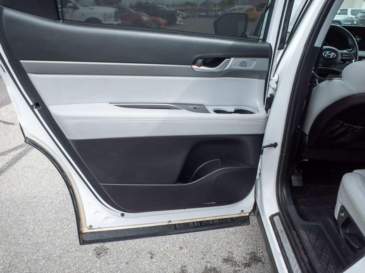 2023 Hyundai PALISADE Urban - Premium Sound System   Cooled Front Seats Photo