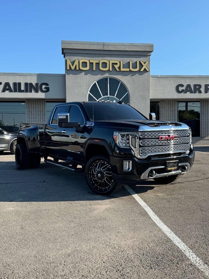 2020 GMC Sierra 3500HD 4WD Crew Cab 172 Denali 8'2 Box Photo5