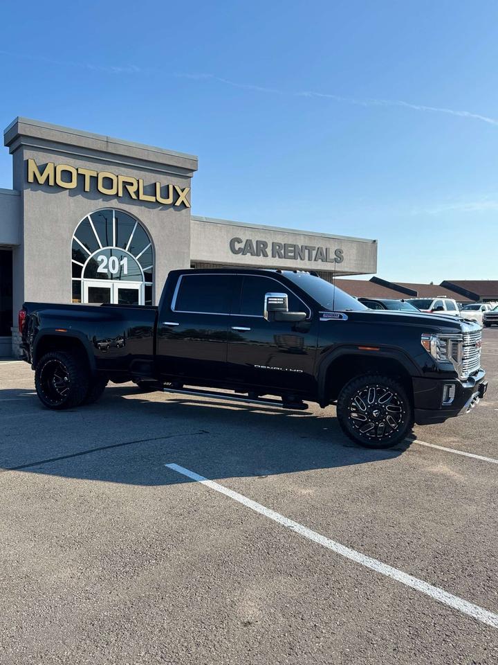 2020 GMC Sierra 3500HD 4WD Crew Cab 172 Denali 8'2 Box Photo