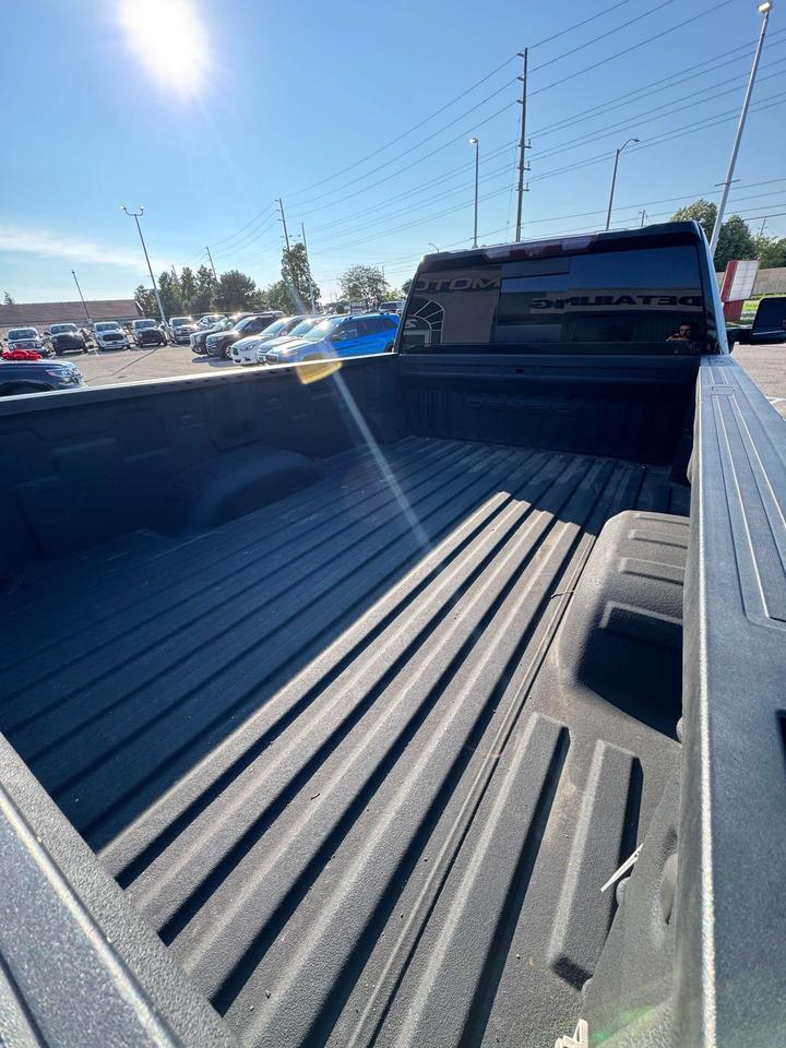 2020 GMC Sierra 3500HD 4WD Crew Cab 172 Denali 8'2 Box Photo