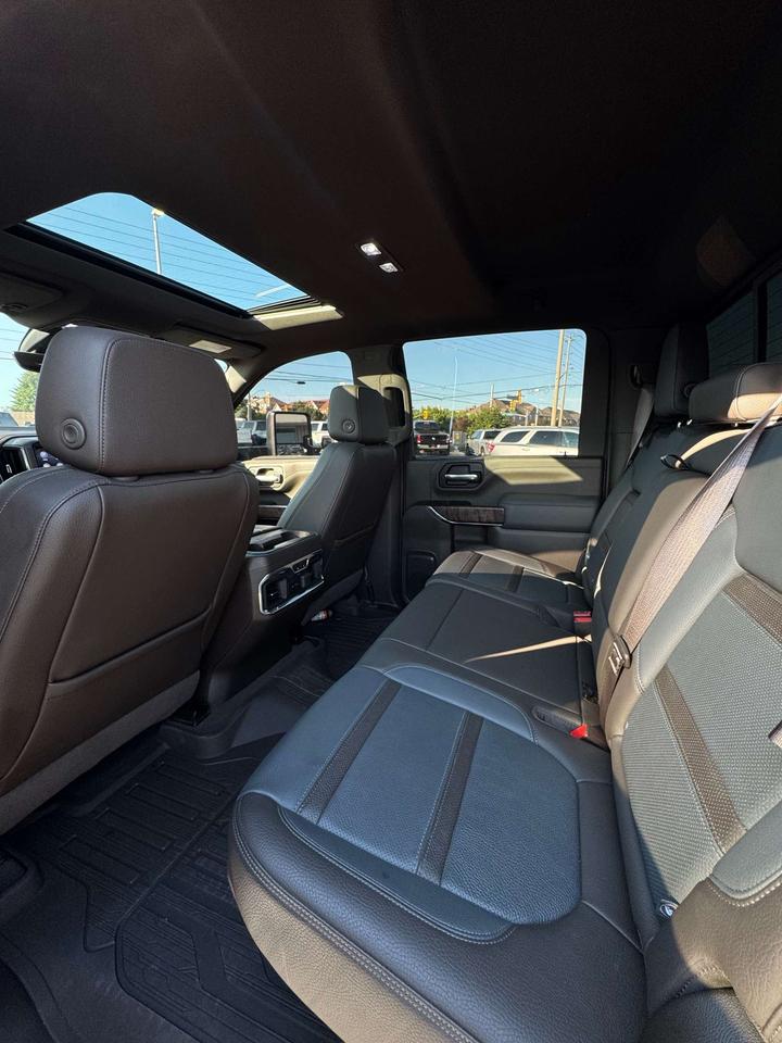 2020 GMC Sierra 3500HD 4WD Crew Cab 172 Denali 8'2 Box Photo