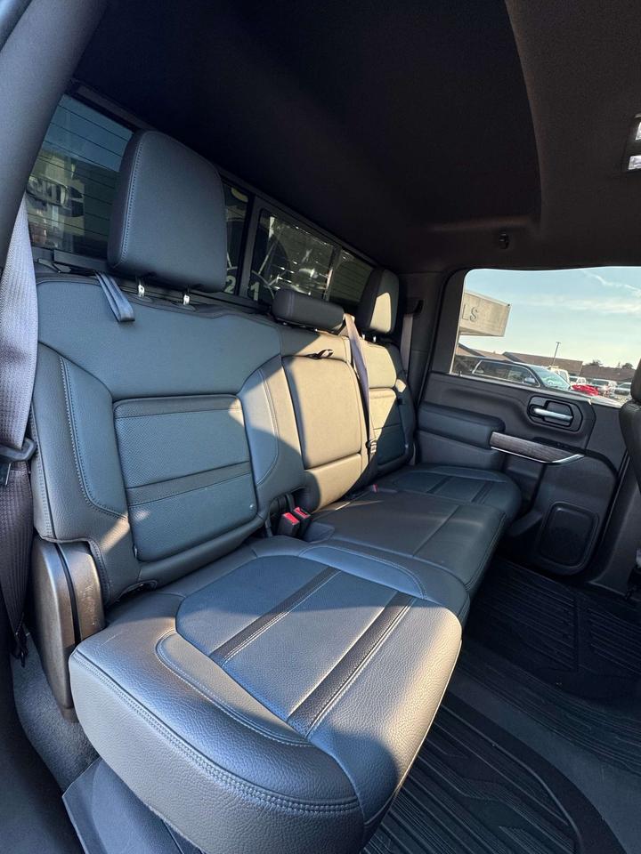 2020 GMC Sierra 3500HD 4WD Crew Cab 172 Denali 8'2 Box Photo