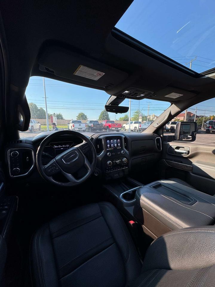 2020 GMC Sierra 3500HD 4WD Crew Cab 172 Denali 8'2 Box Photo
