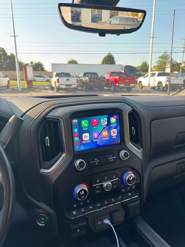 2020 GMC Sierra 3500HD 4WD Crew Cab 172 Denali 8'2 Box Photo