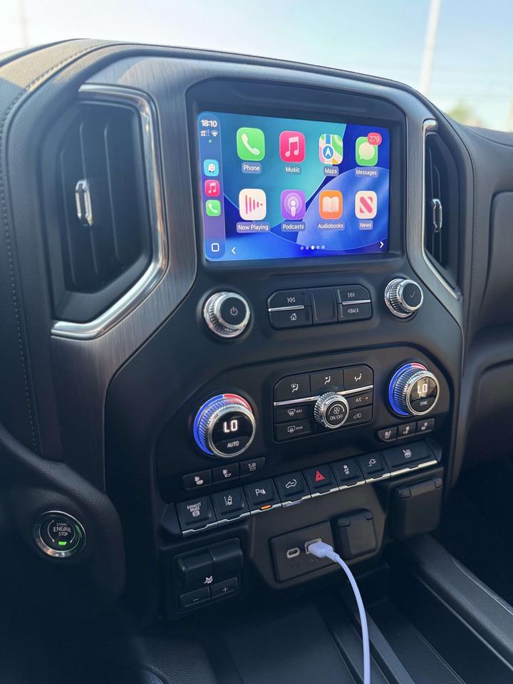 2020 GMC Sierra 3500HD 4WD Crew Cab 172 Denali 8'2 Box Photo