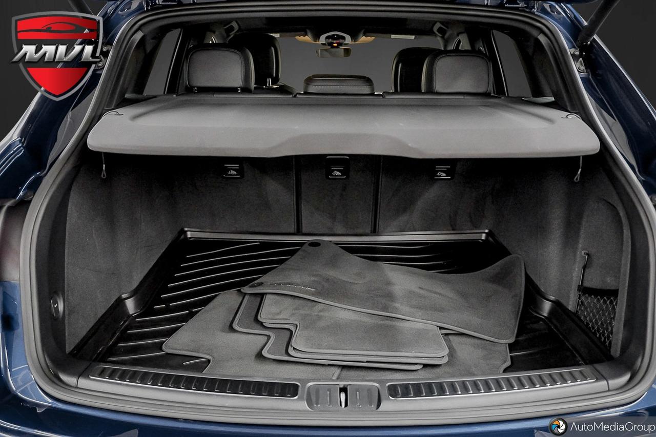 2024 Porsche Macan Base 4dr All-Wheel Drive Photo