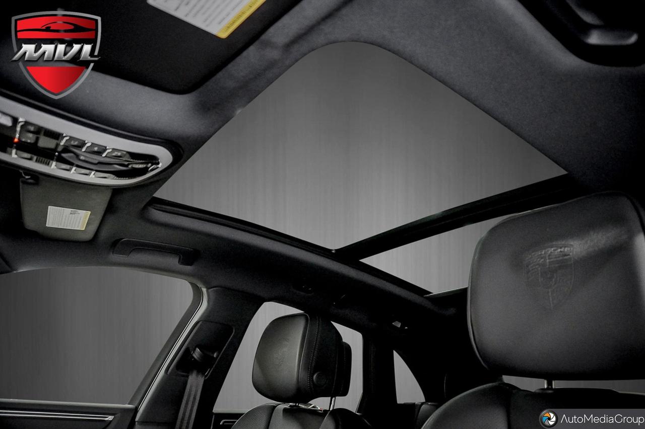 2024 Porsche Macan Base 4dr All-Wheel Drive Photo
