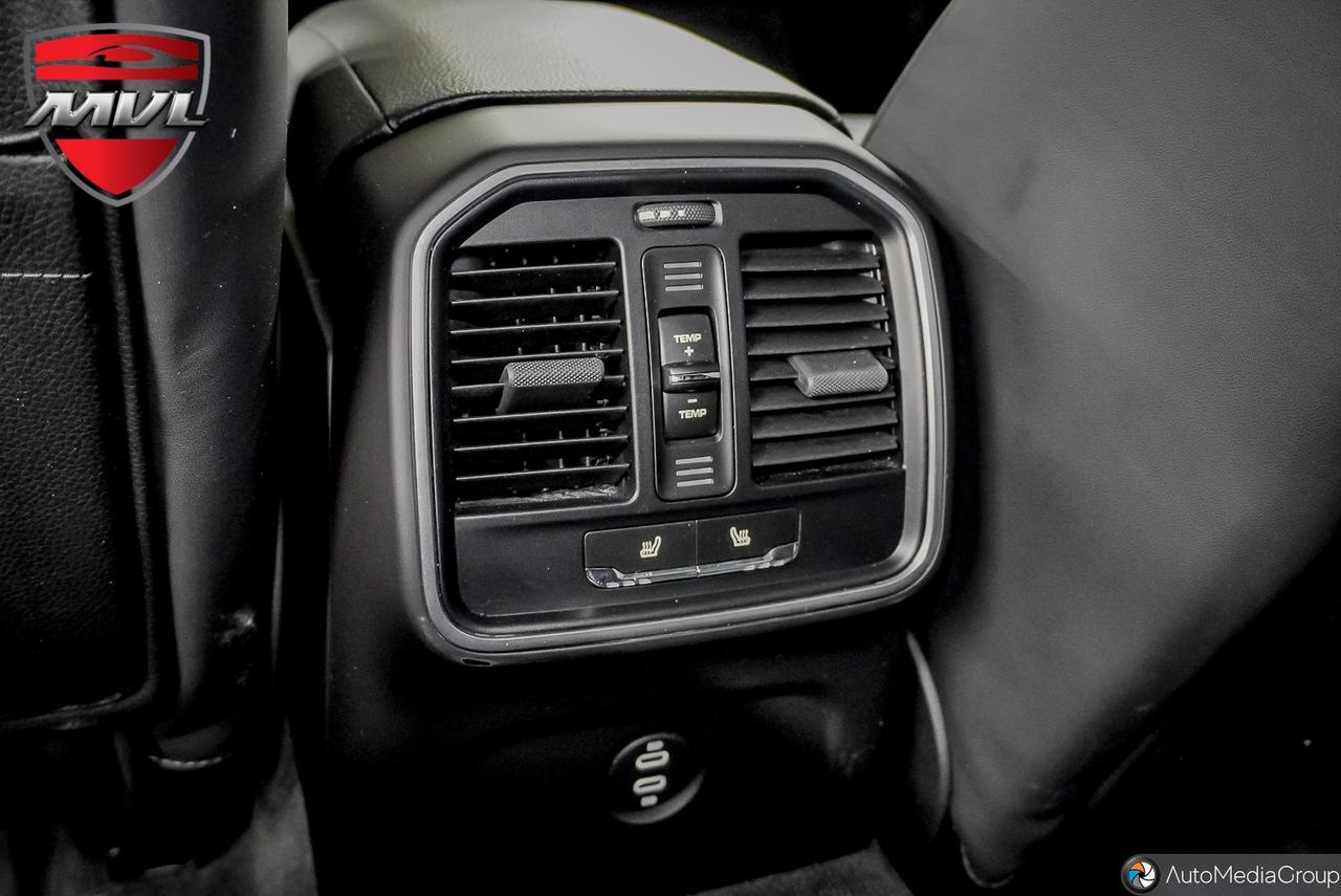 2024 Porsche Macan Base 4dr All-Wheel Drive Photo