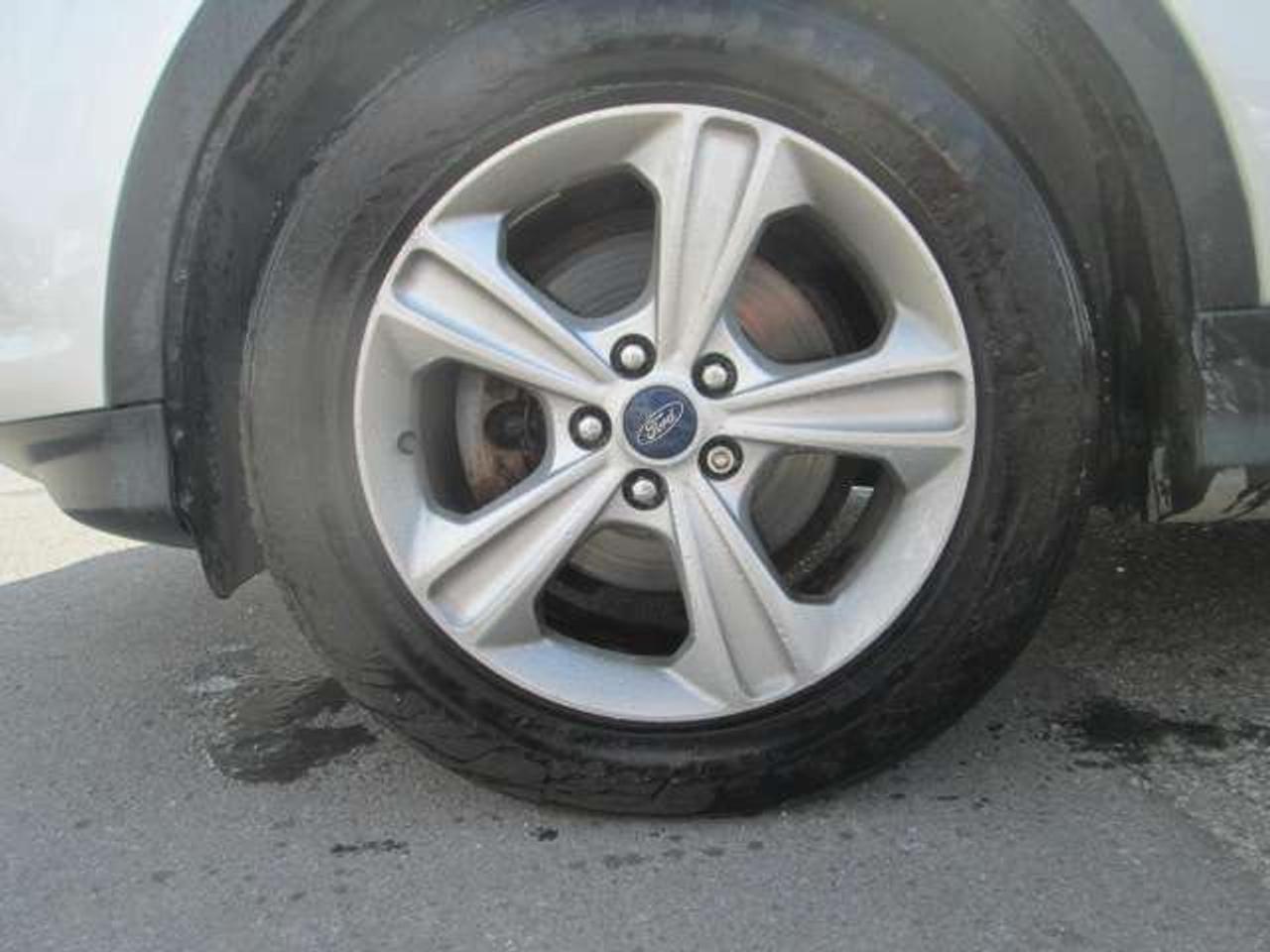 2015 Ford Escape SE, Leather, Back Up Camera, Local Trade Photo