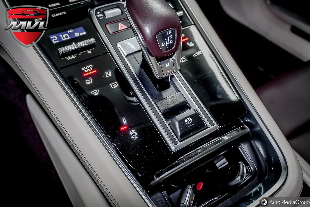 2023 Porsche Panamera Turbo S 4dr All-Wheel Drive Hatchback Photo