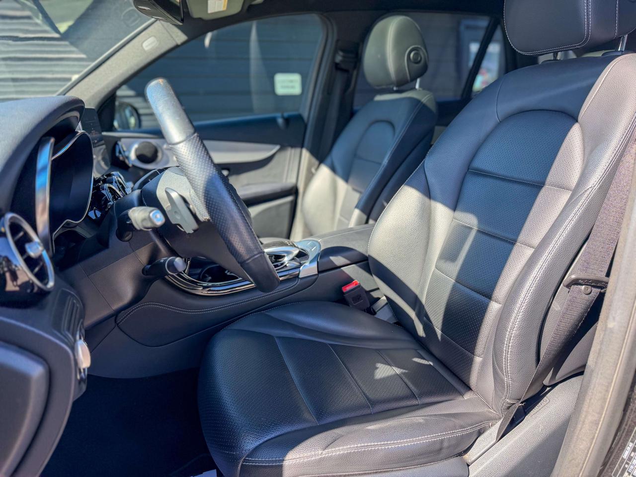 2019 Mercedes-Benz GLC GLC-300/NAVI/BSM/ROOF/CAMERA/LOW KM/NO ACCIDENTS Photo