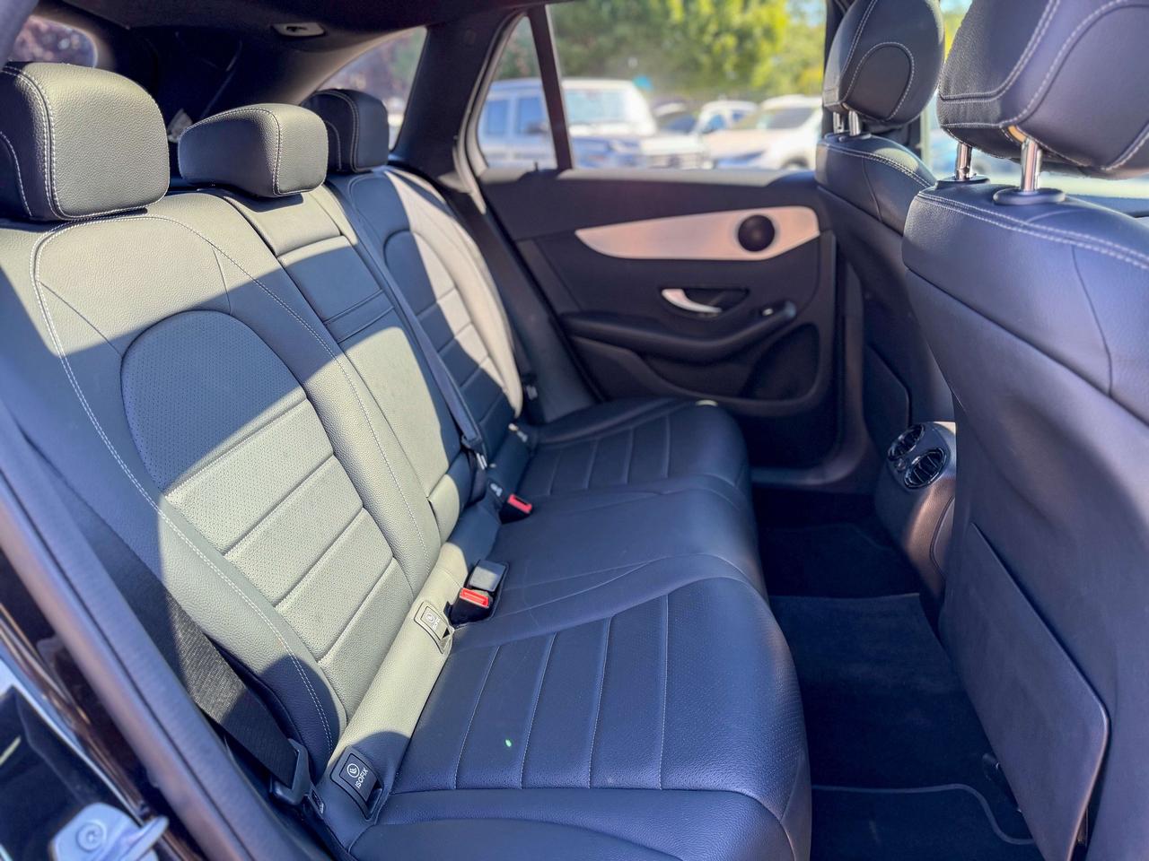 2019 Mercedes-Benz GLC GLC-300/NAVI/BSM/ROOF/CAMERA/LOW KM/NO ACCIDENTS Photo