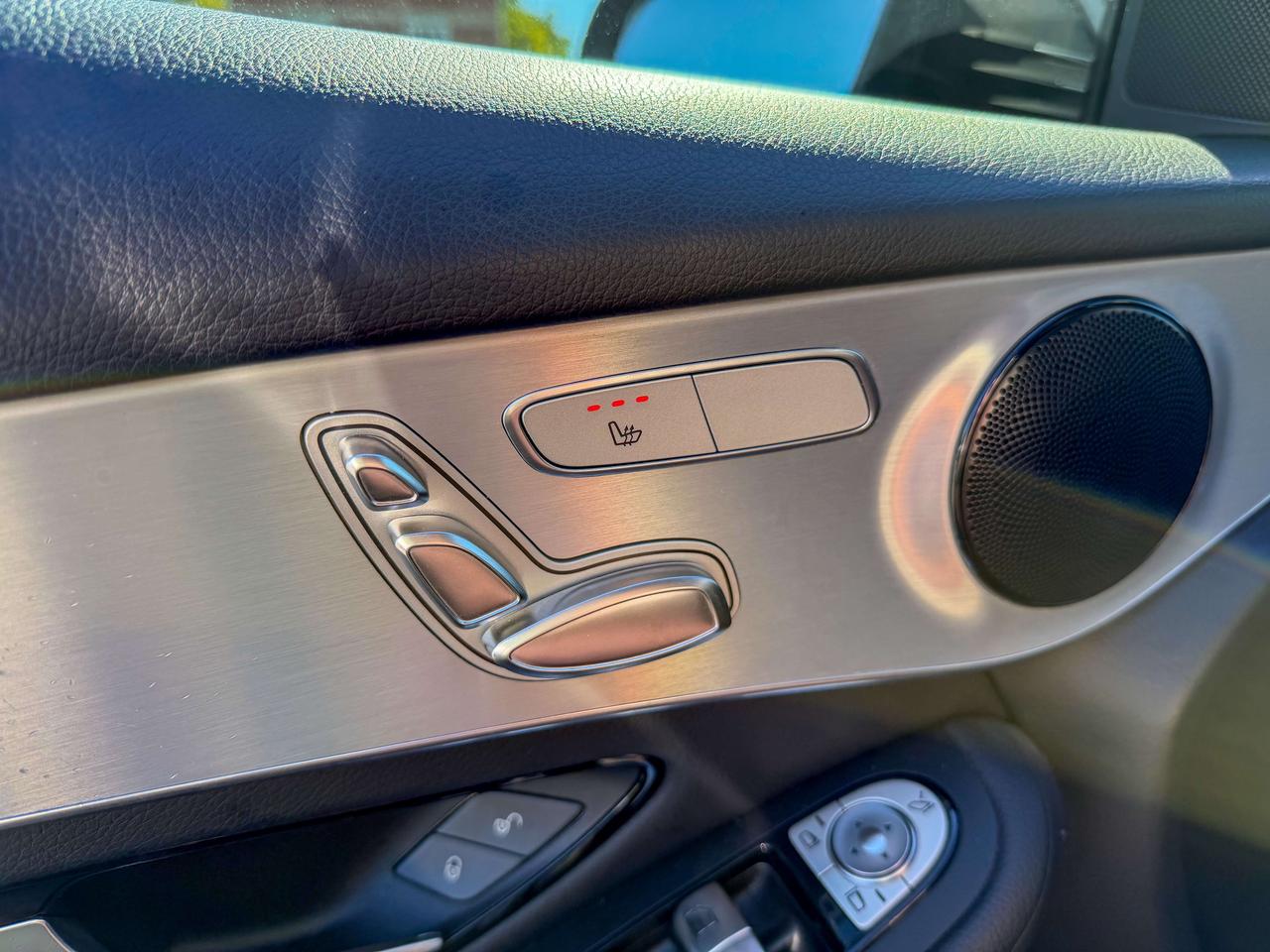 2019 Mercedes-Benz GLC GLC-300/NAVI/BSM/ROOF/CAMERA/LOW KM/NO ACCIDENTS Photo