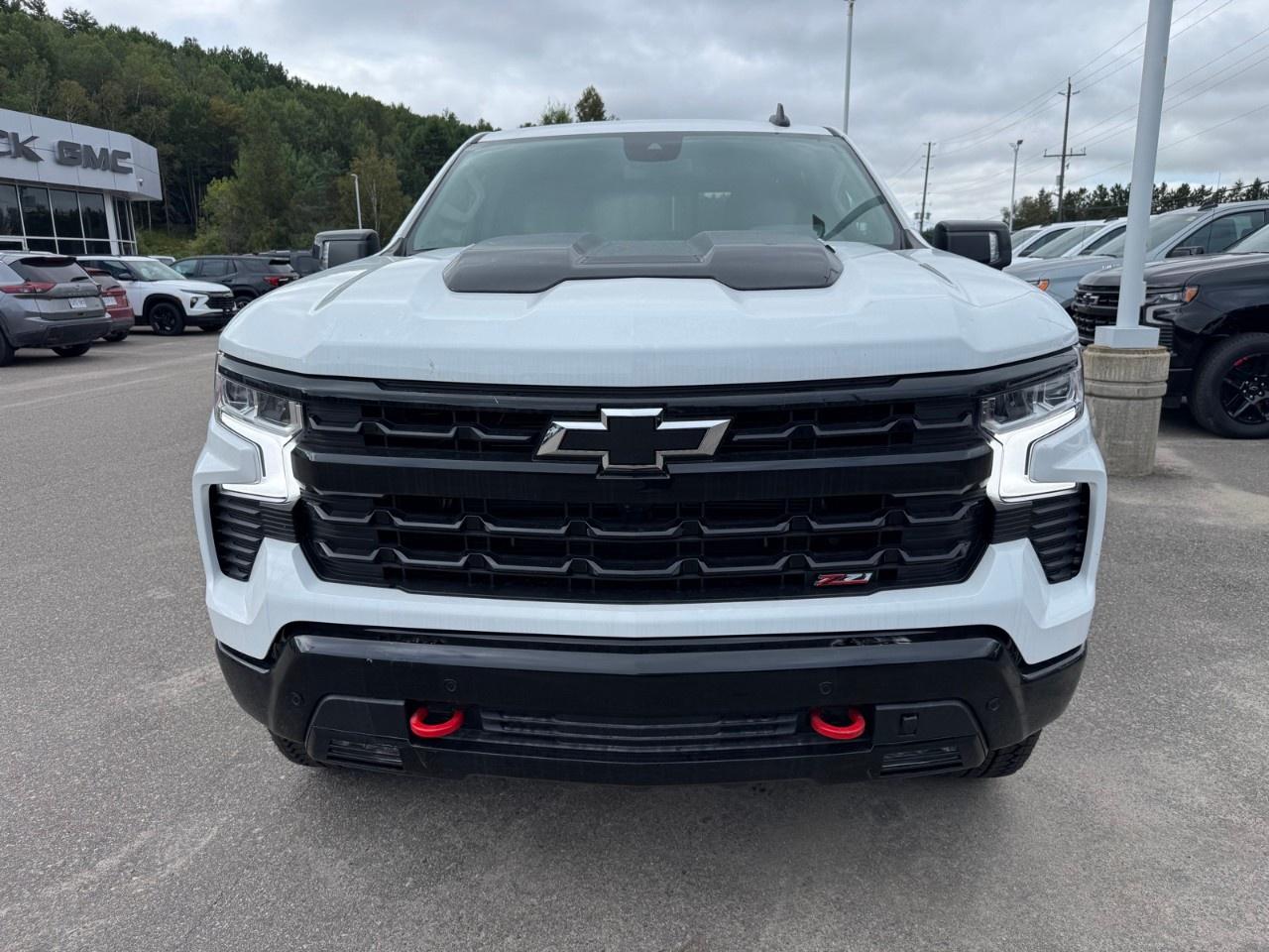 2026 Chevrolet Silverado 1500 Crew Cab Short Box 4-Wheel Drive LT Trail Boss Photo5
