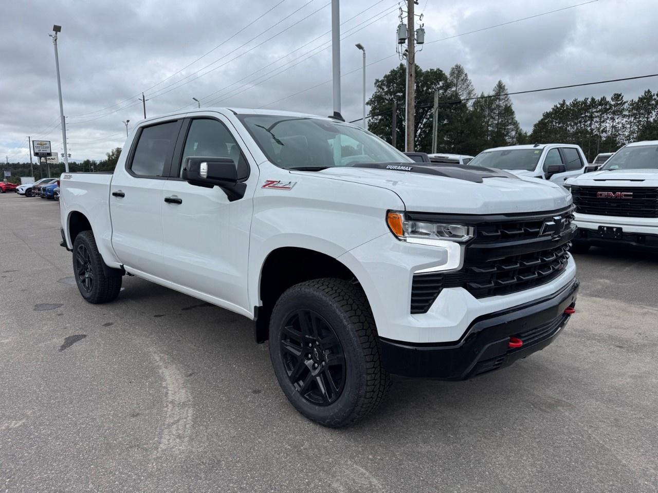2026 Chevrolet Silverado 1500 Crew Cab Short Box 4-Wheel Drive LT Trail Boss Photo2
