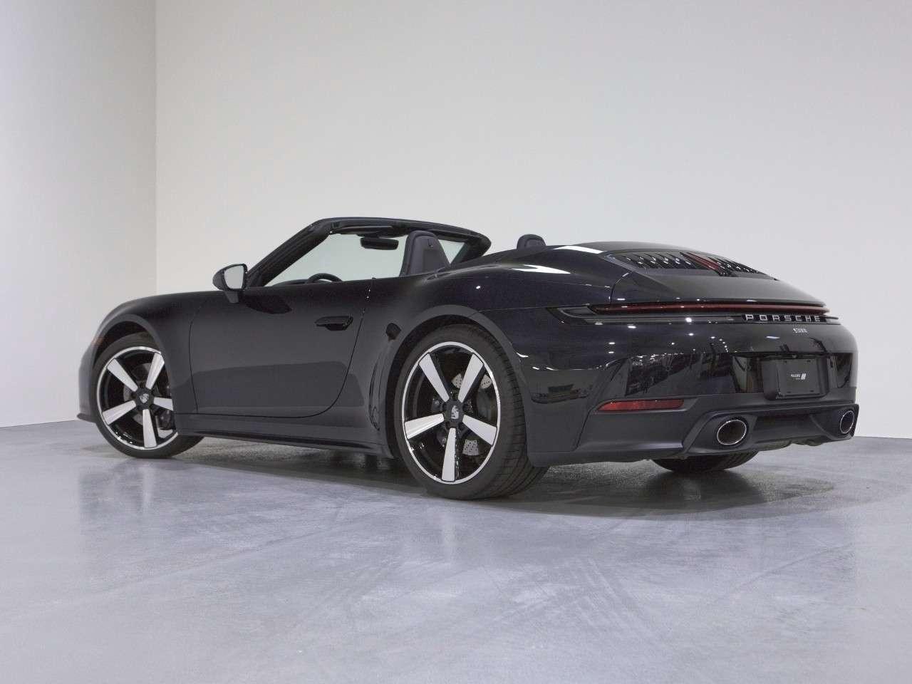 2025 Porsche 911 Carrera Cabriolet Photo