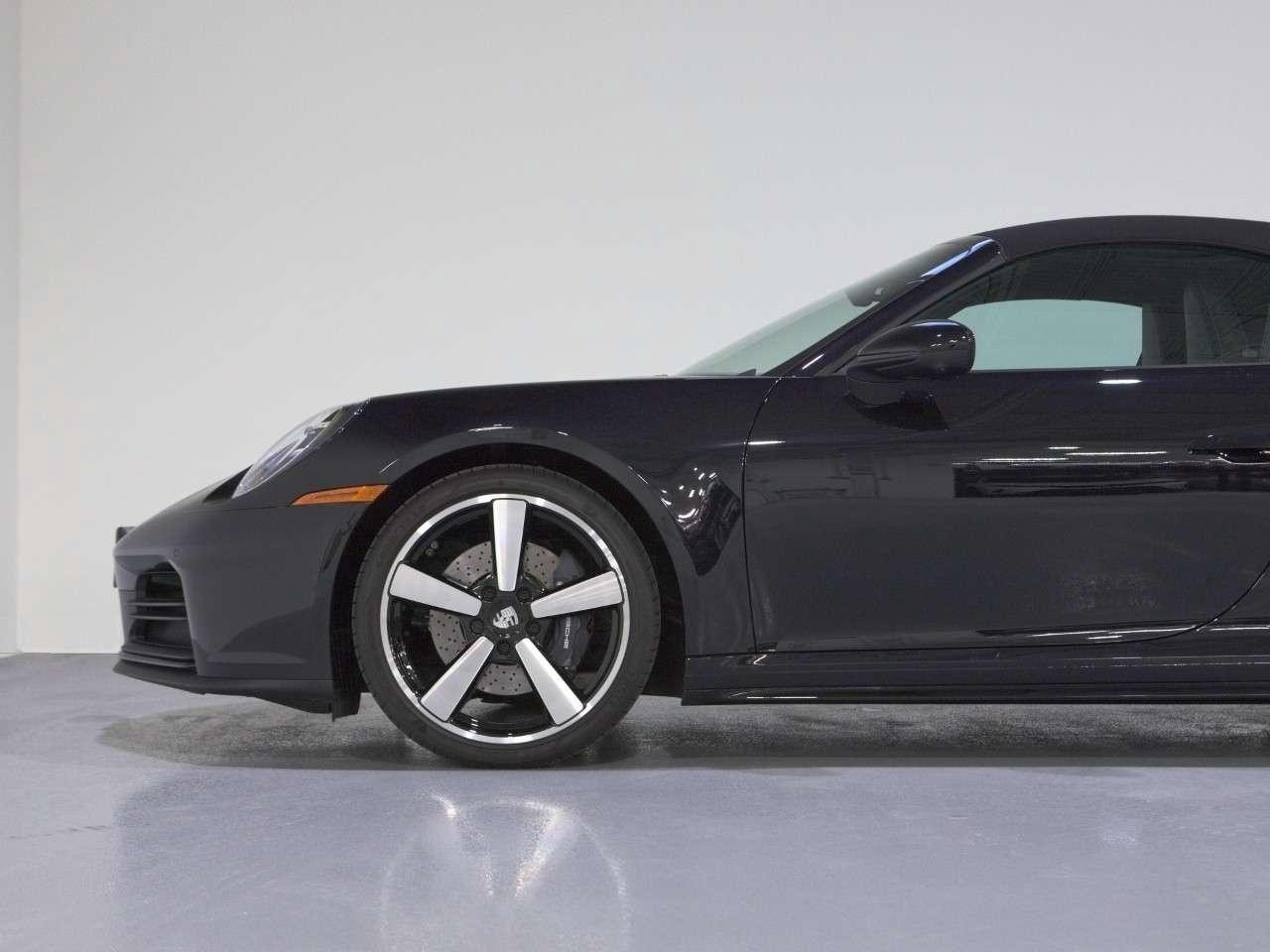 2025 Porsche 911 Carrera Cabriolet Photo