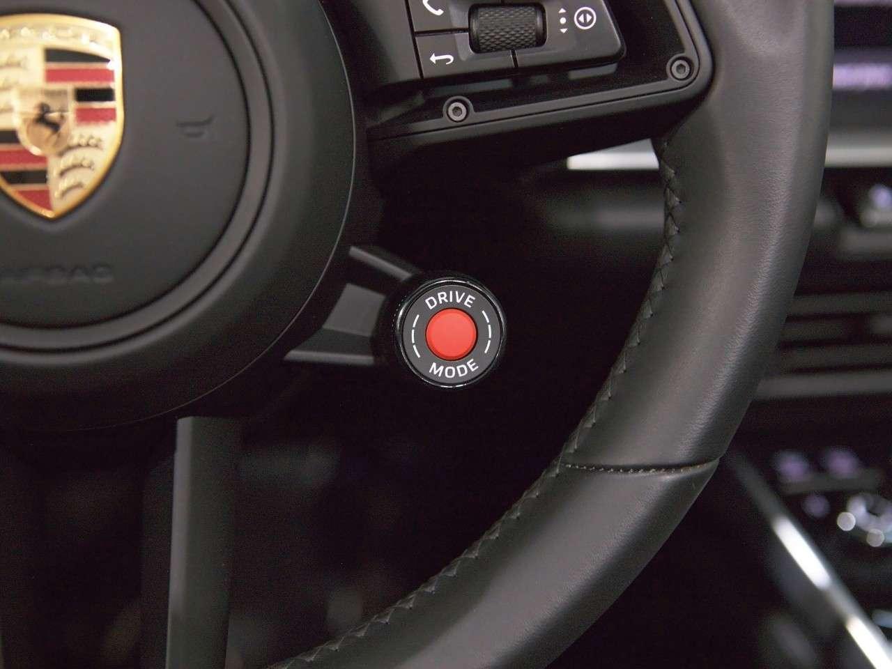 2025 Porsche 911 Carrera Cabriolet Photo