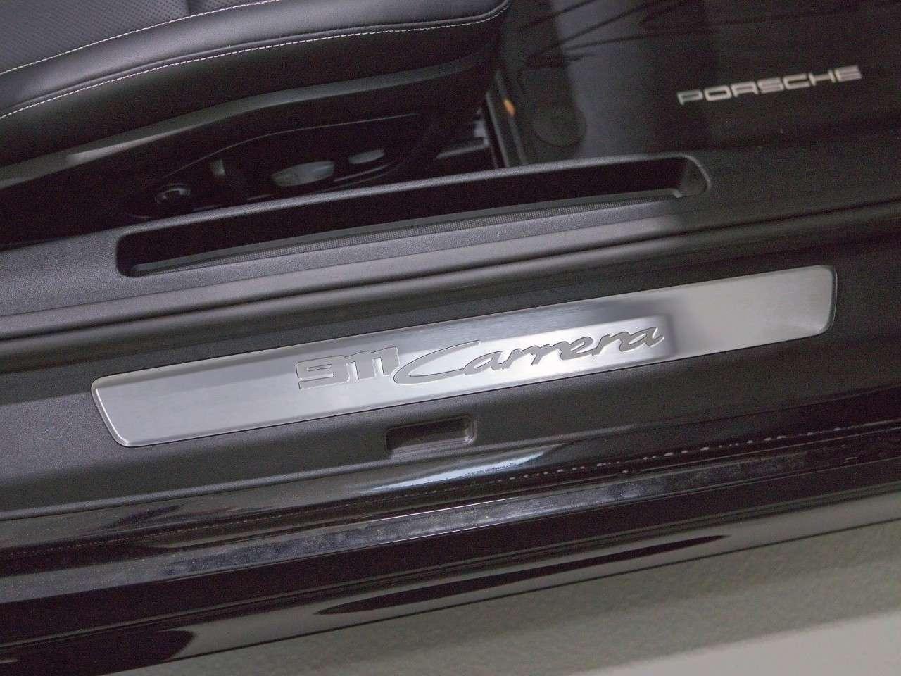 2025 Porsche 911 Carrera Cabriolet Photo