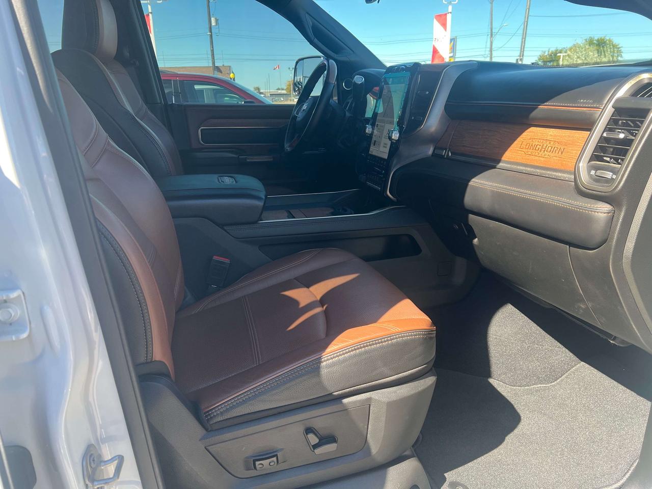 2022 RAM 2500 Longhorn Crew 4x4 Cummins Diesel *LOADED *LOW KMS Photo