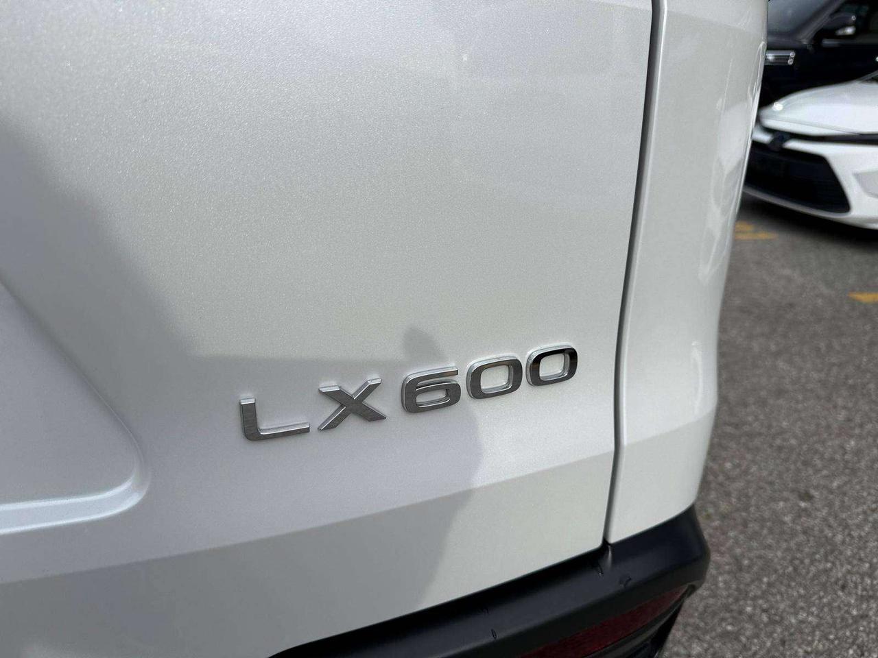 2022 Lexus LX LX 600 Auto, LUXURY PACKAGE, NO ACCIDENT Photo