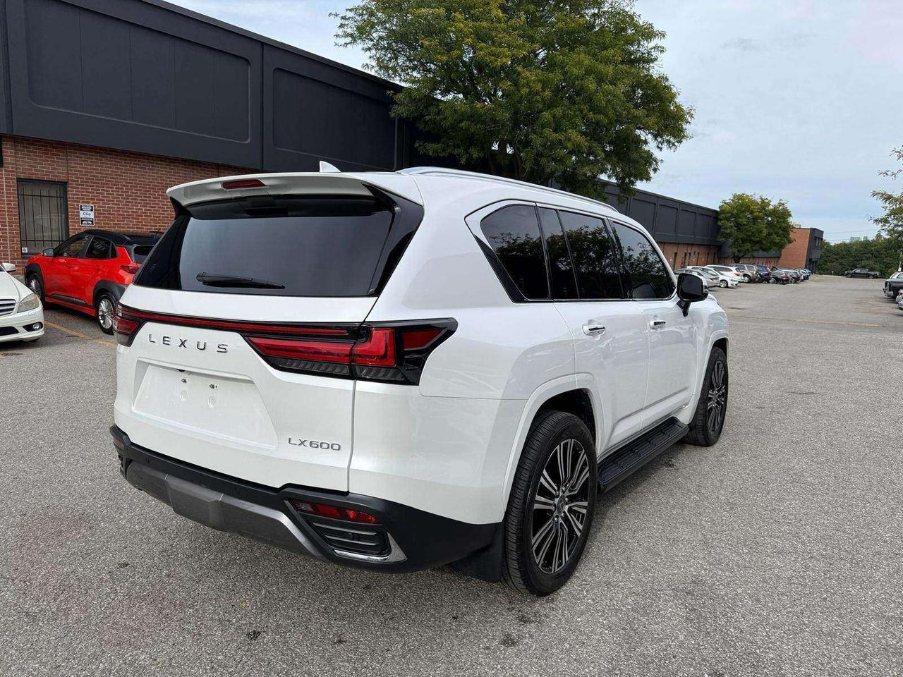 2022 Lexus LX LX 600 Auto, LUXURY PACKAGE, NO ACCIDENT Photo