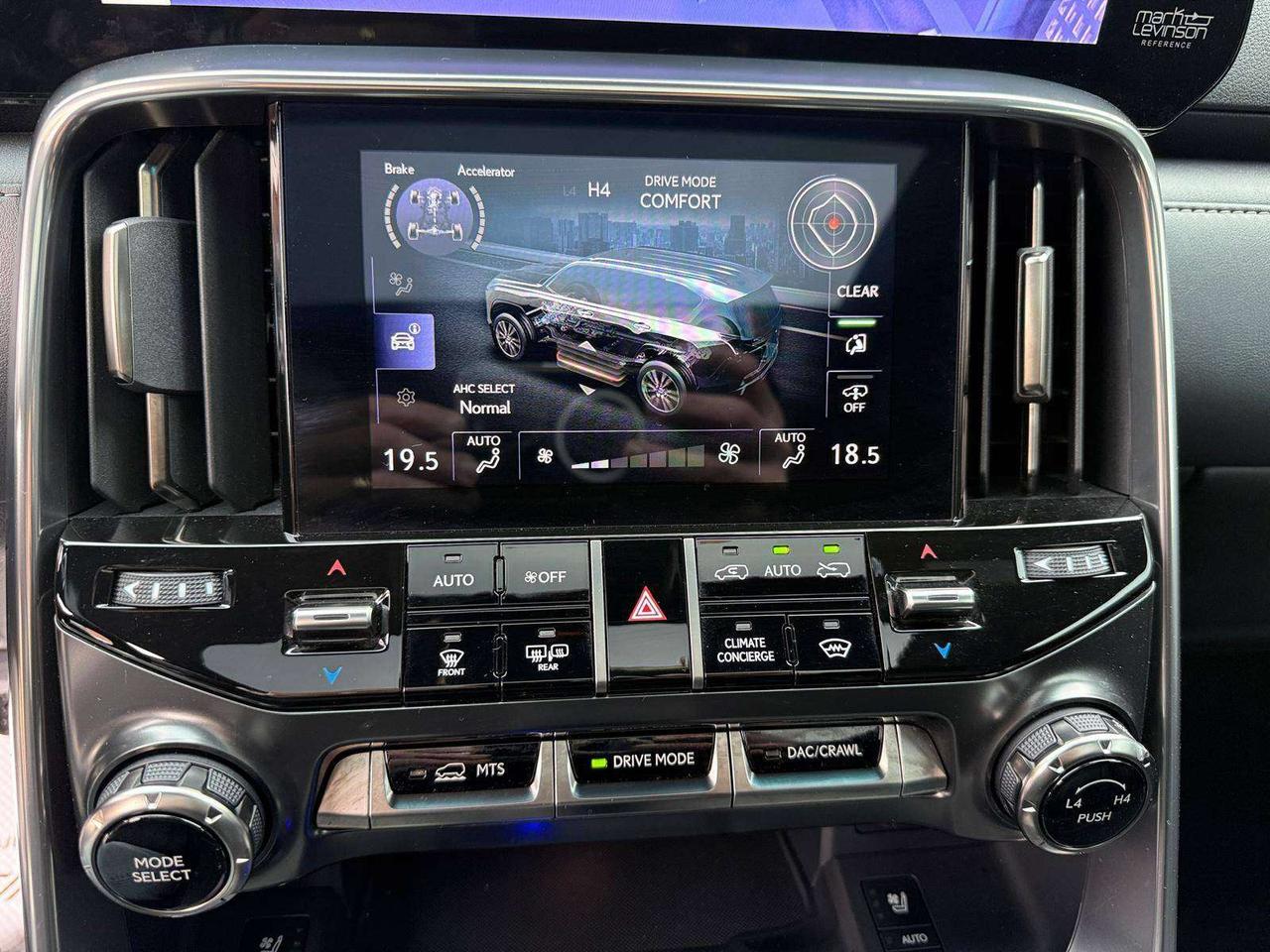 2022 Lexus LX LX 600 Auto, LUXURY PACKAGE, NO ACCIDENT Photo