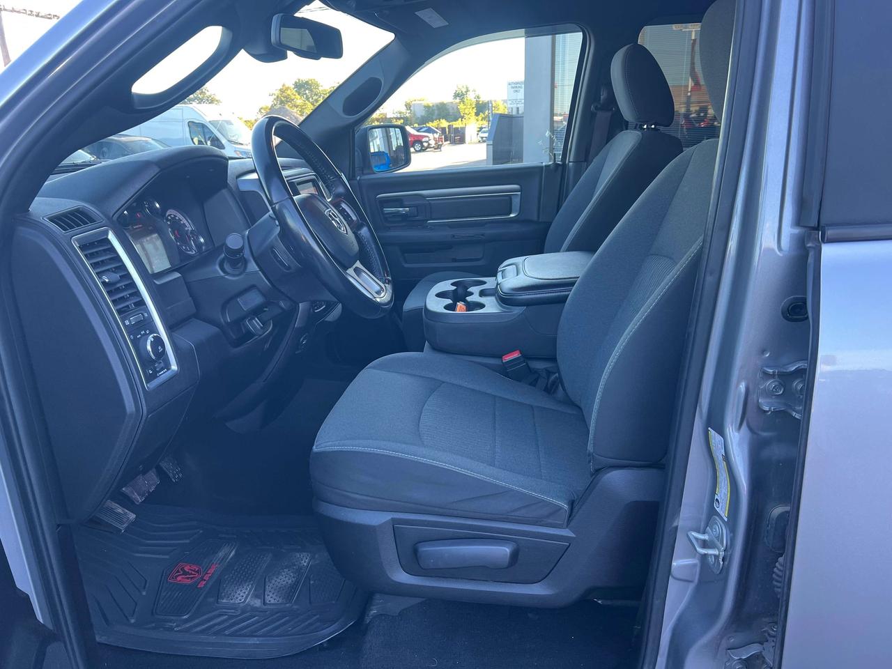 2022 RAM 1500 Warlock Quad 4x4 V6 *CARPLAY *PARKSENSE *SIDE STEP Photo