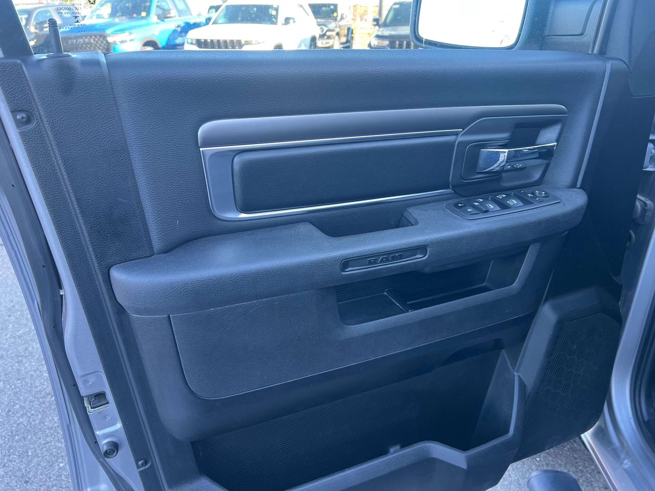 2022 RAM 1500 Warlock Quad 4x4 V6 *CARPLAY *PARKSENSE *SIDE STEP Photo