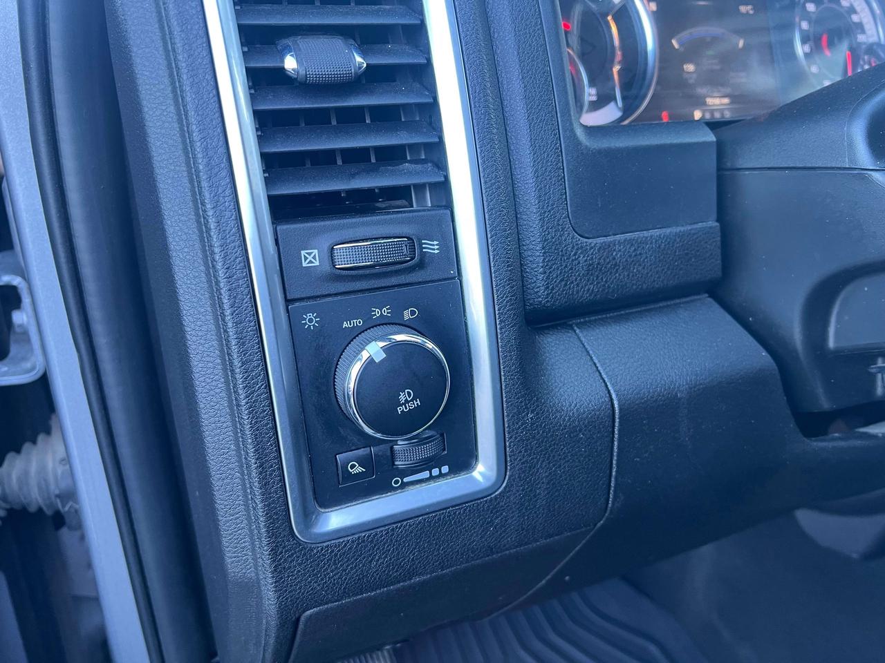 2022 RAM 1500 Warlock Quad 4x4 V6 *CARPLAY *PARKSENSE *SIDE STEP Photo