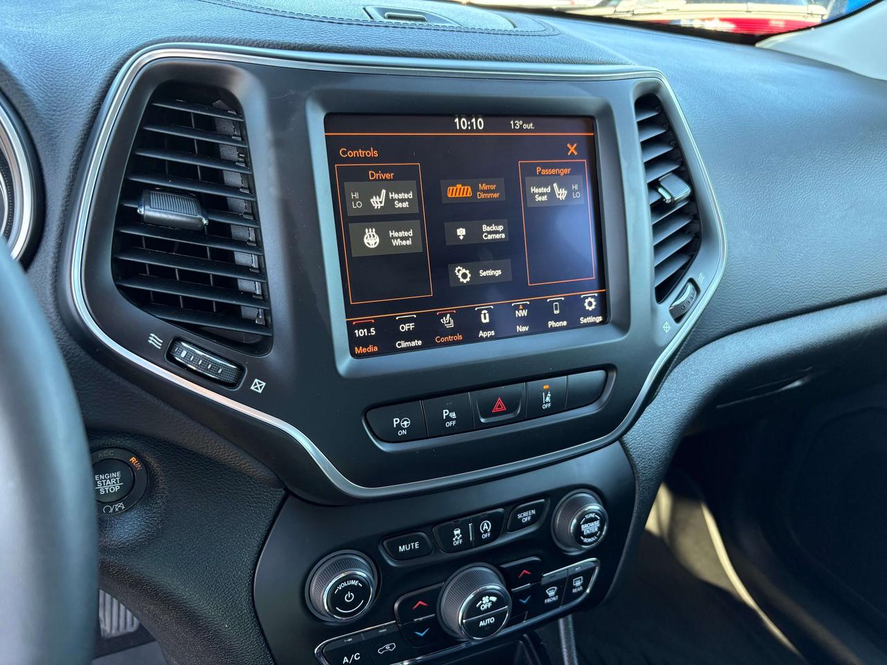 2023 Jeep Cherokee Altitude - htd seat/wheel Photo